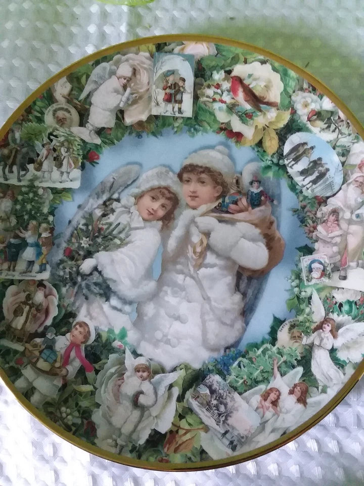Angels Christmas collector plate/victorian / collectible 2360B