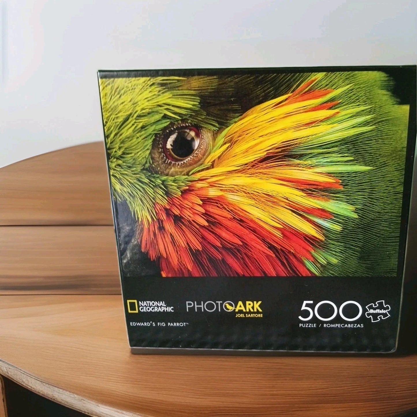 500 Piece Puzzle Natonal Geographic PHOTO ART "EDWARD'S PARROT"  BUFFALO GAMES